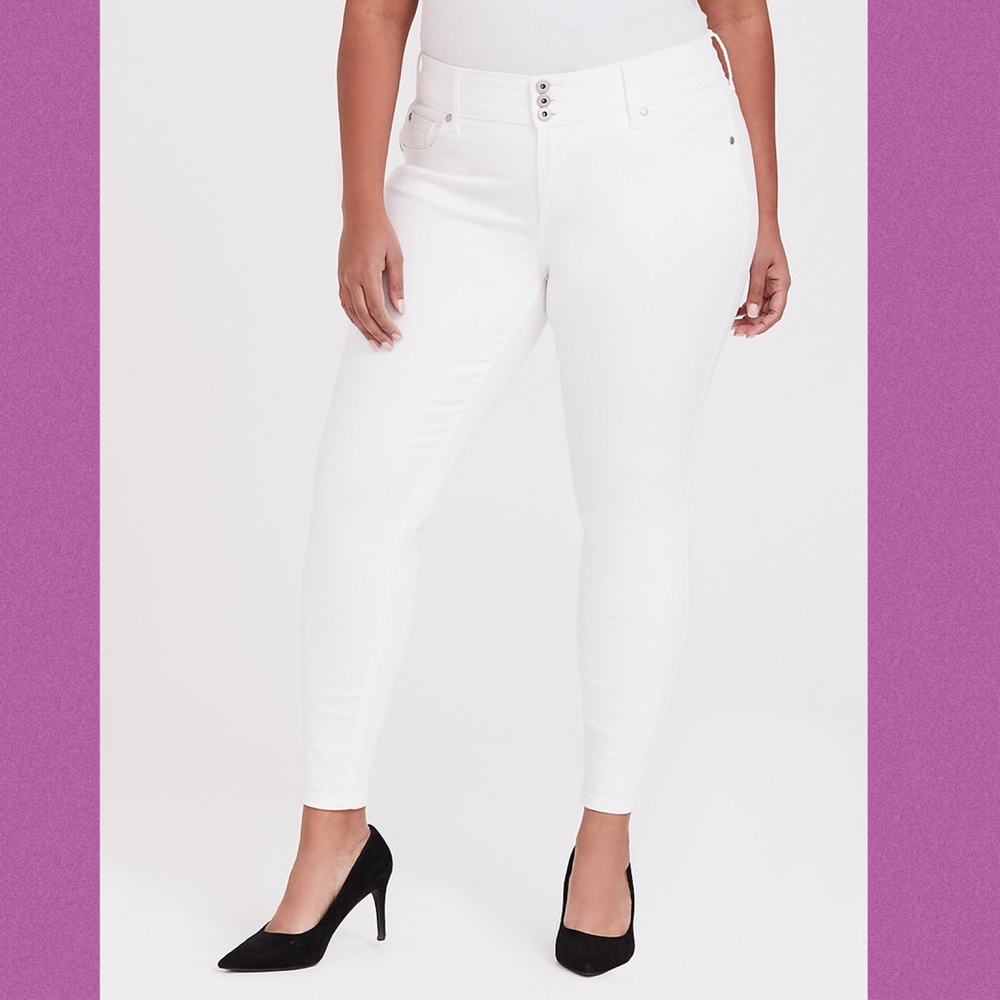 Torrid size 24S white stretch jeggings